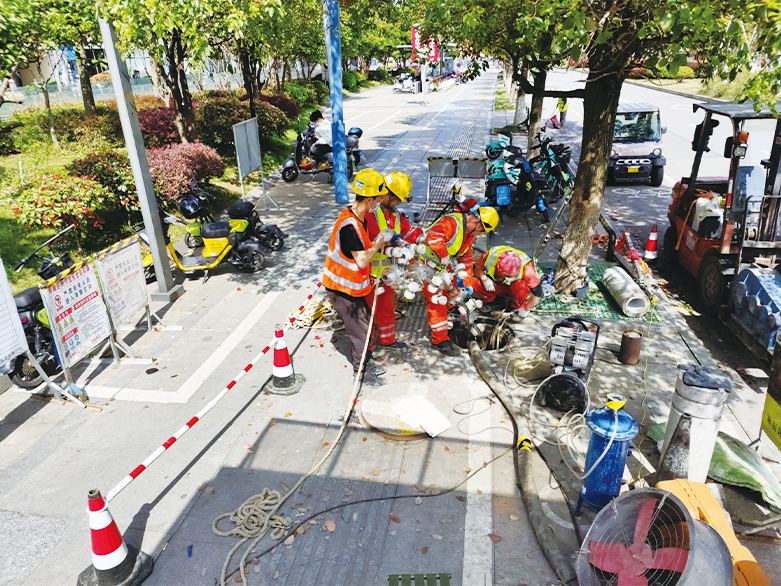  七台河UV-CIPP紫外光固化修复